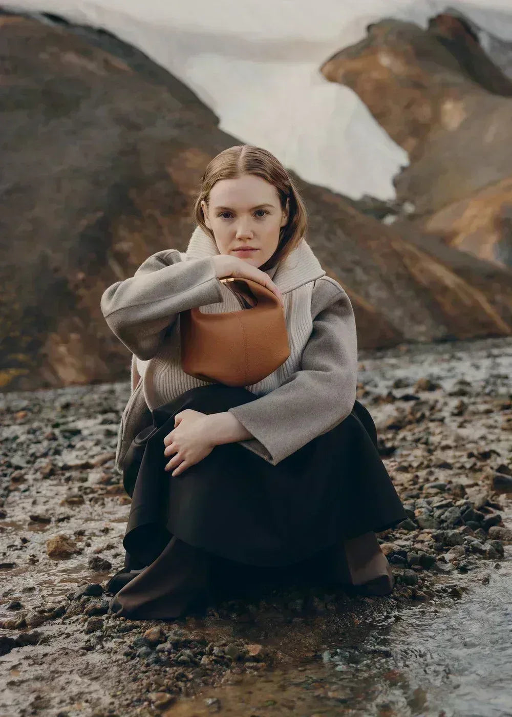 The Sculpted Curve - Bagsberry.pk