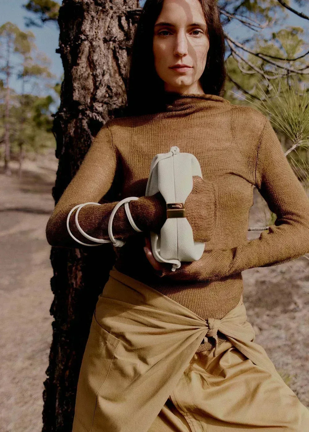 The Sculpted Curve - Bagsberry.pk