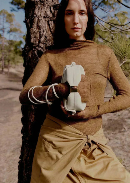 The Sculpted Curve - Bagsberry.pk