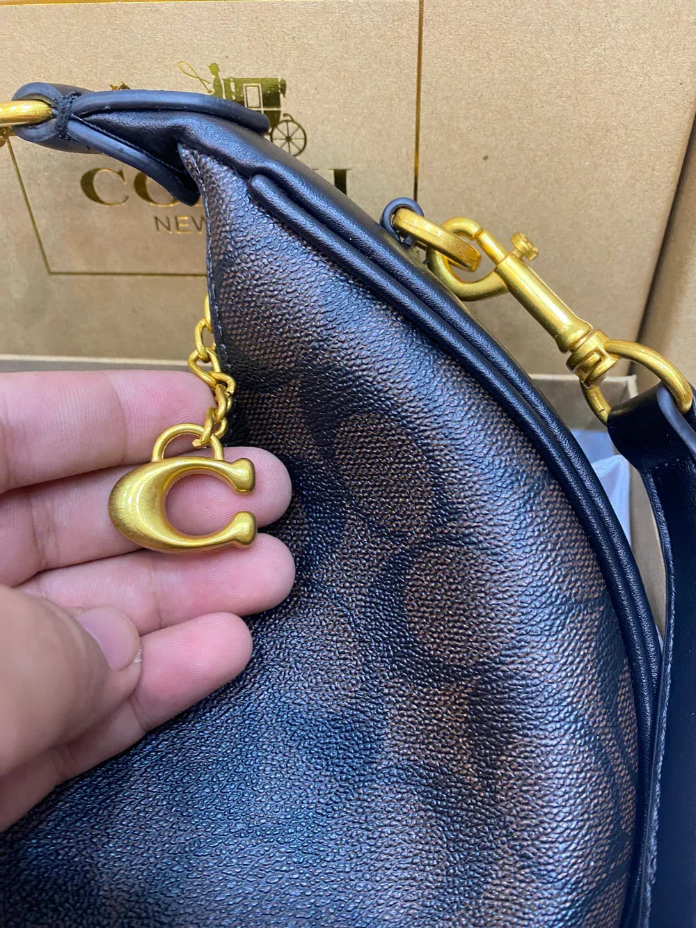 Jonie Crossbody - Bagsberry.pk