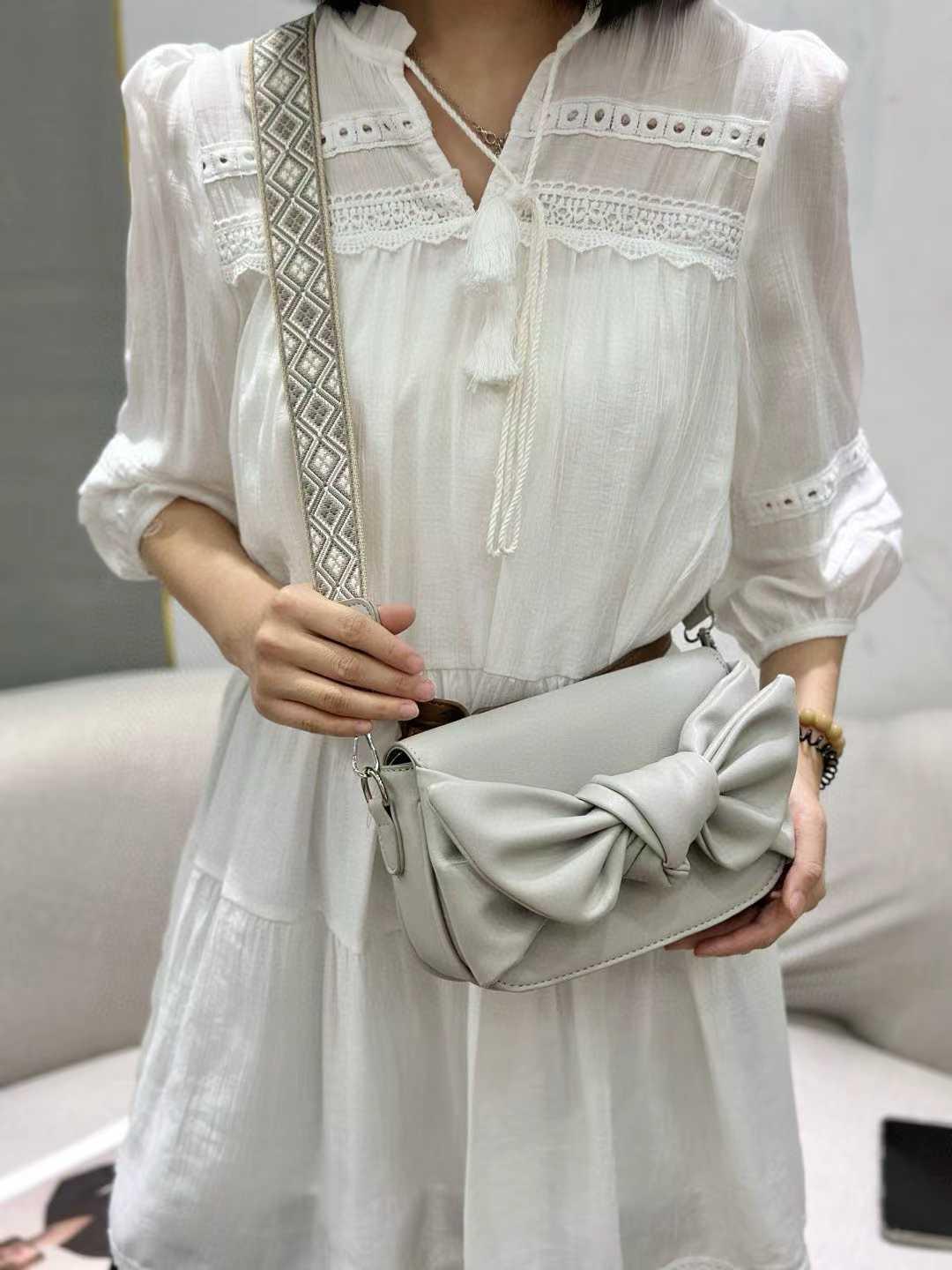 Bow Crossbody - Bagsberry.pk