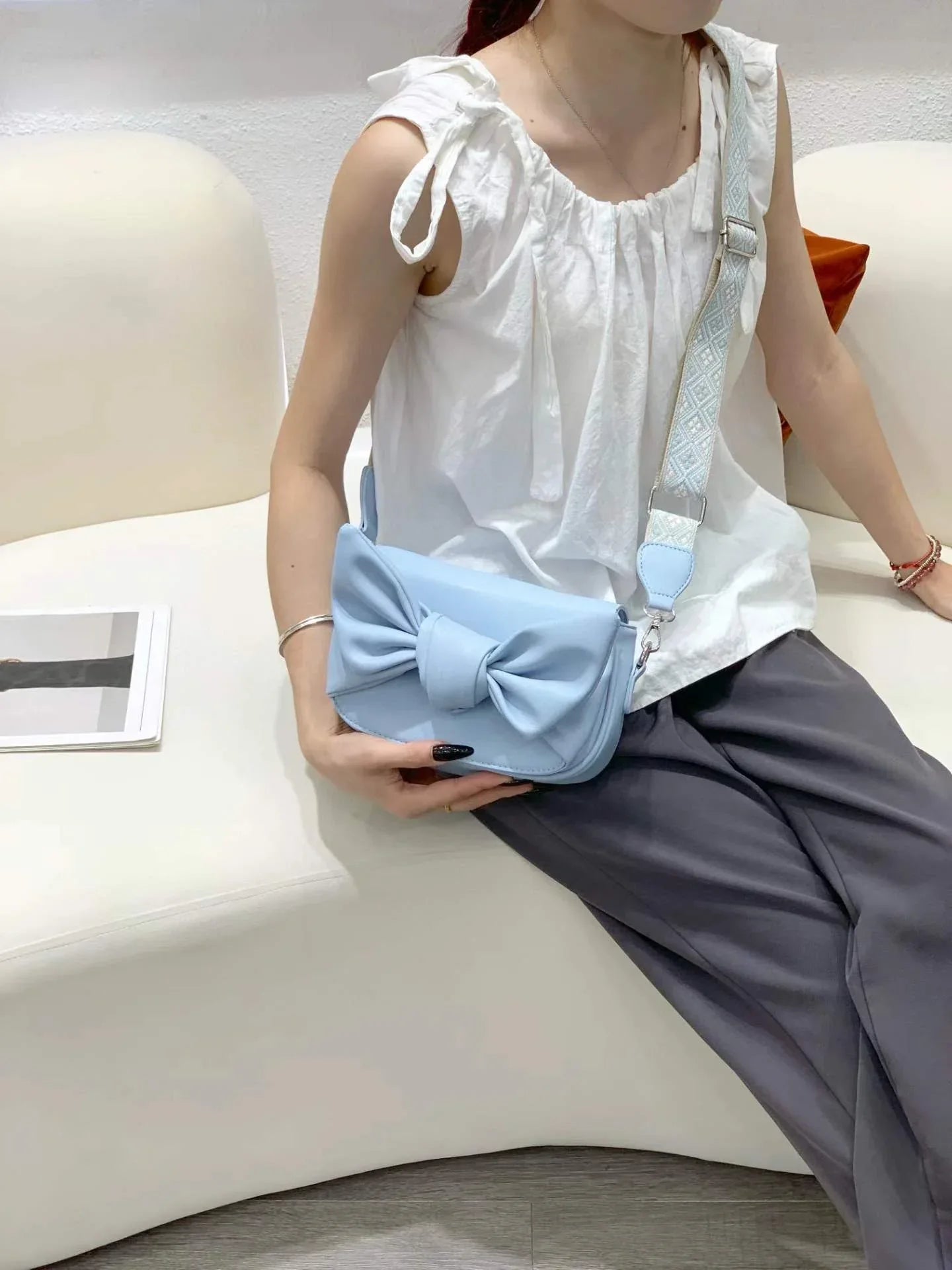 Bow Crossbody - Bagsberry.pk