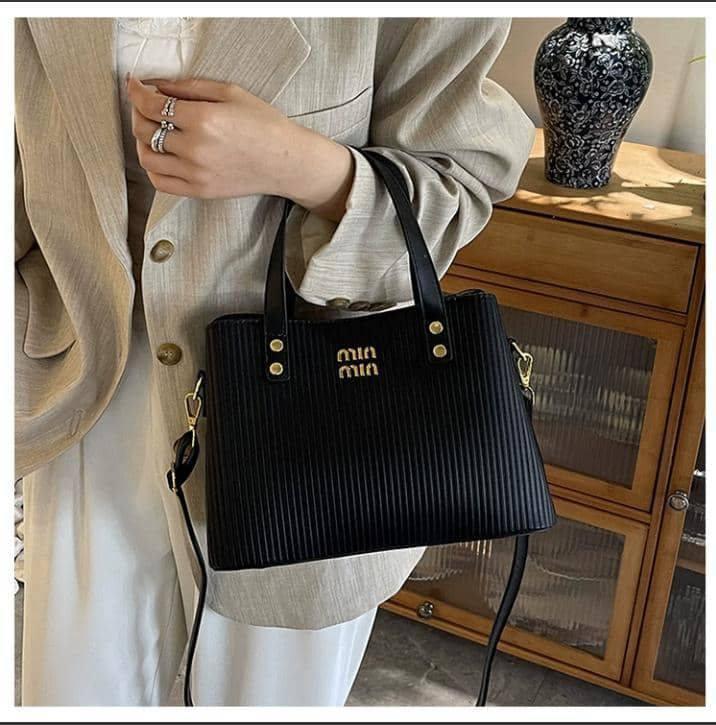 Textured Handbag - Bagsberry.pk