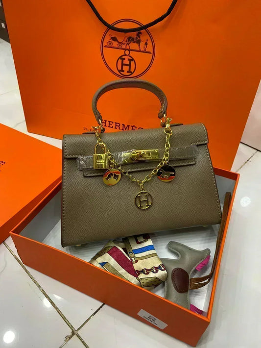 Royal handbag - Bagsberry.pk