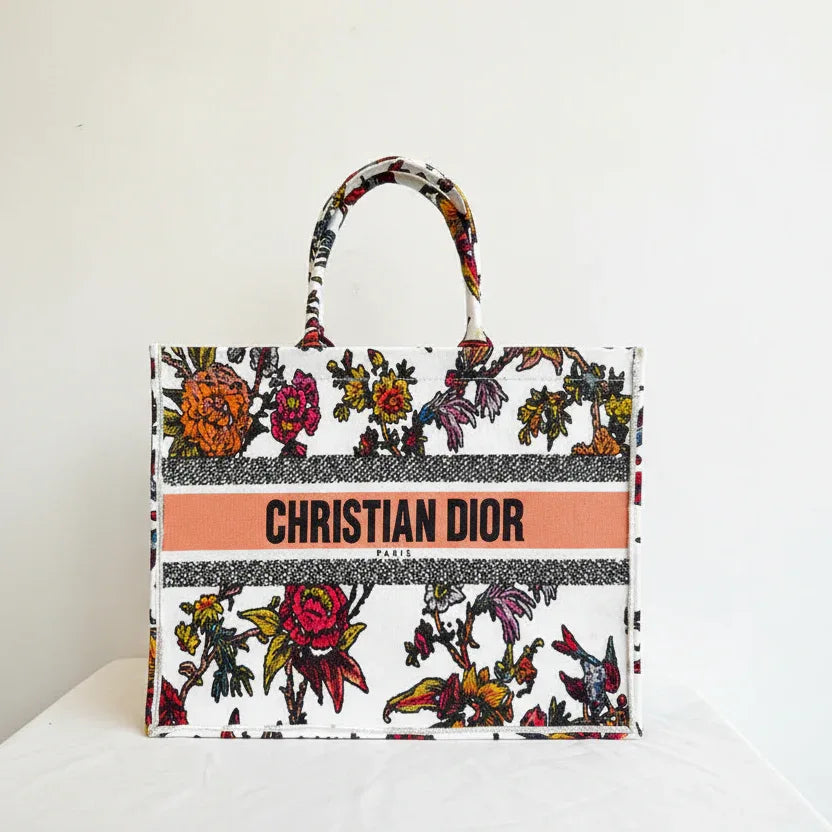 Elara Tote - Bagsberry.pk