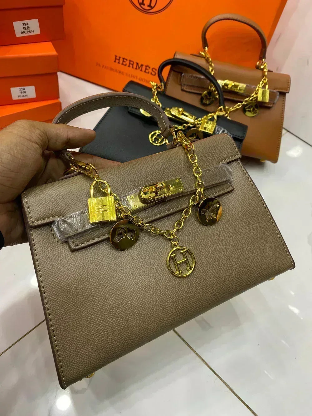 Royal handbag - Bagsberry.pk