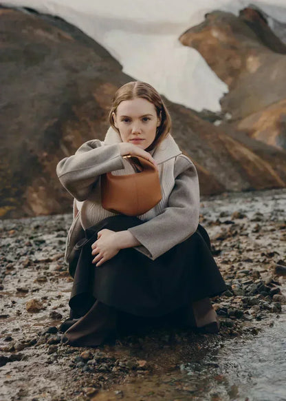 The Sculpted Curve - Bagsberry.pk