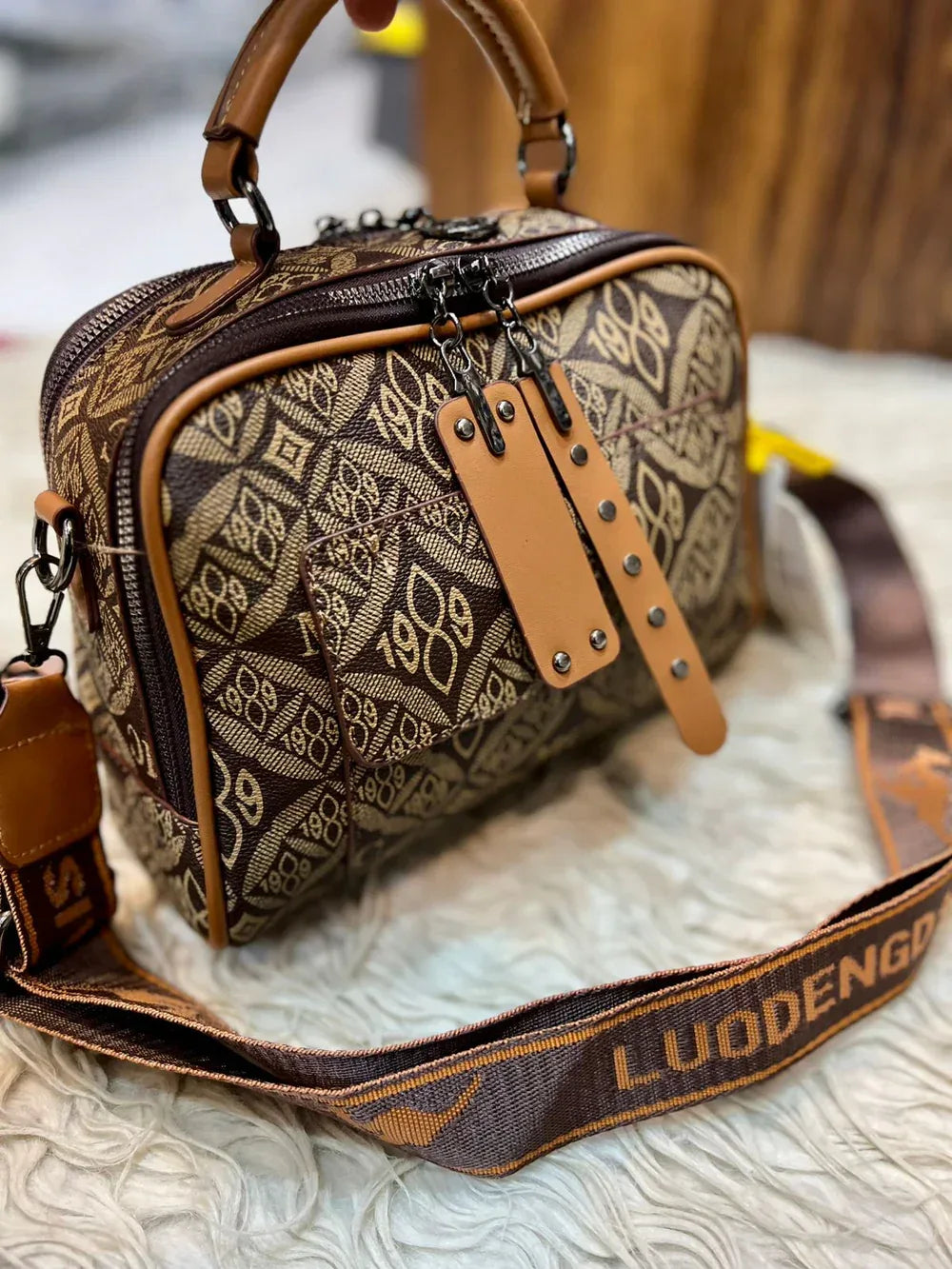 Classic Carry - Bagsberry.pk