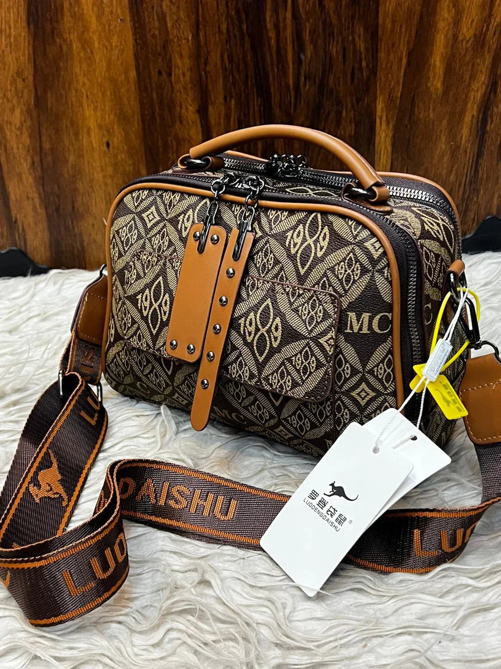 Classic Carry - Bagsberry.pk