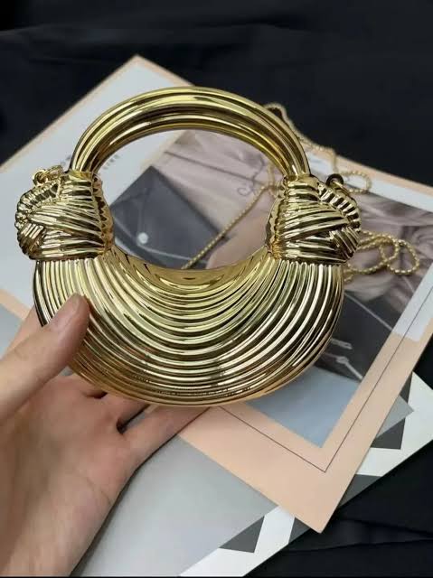 Mini viral crossbody