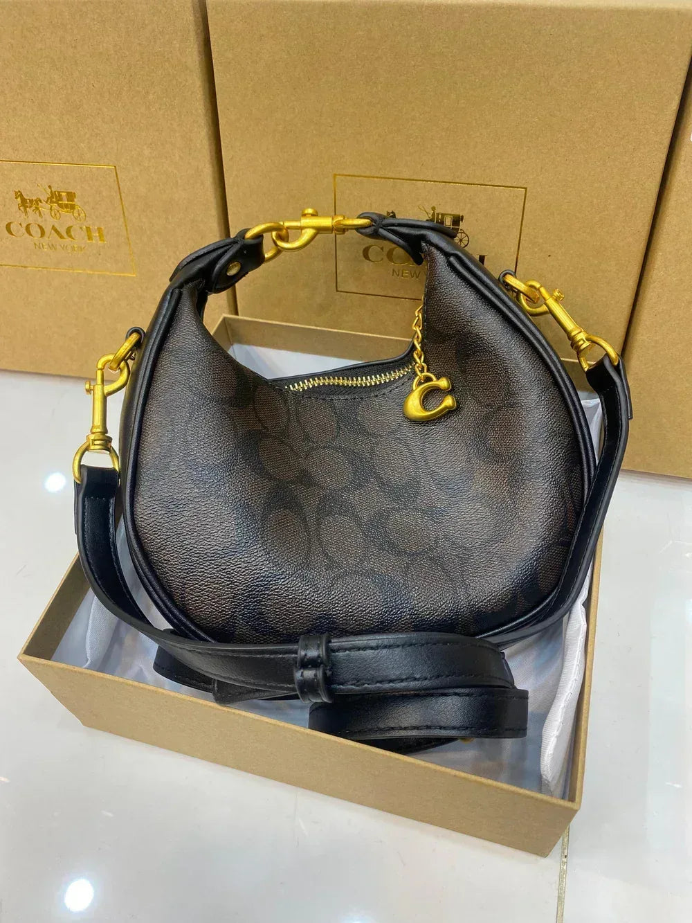 Jonie Crossbody - Bagsberry.pk