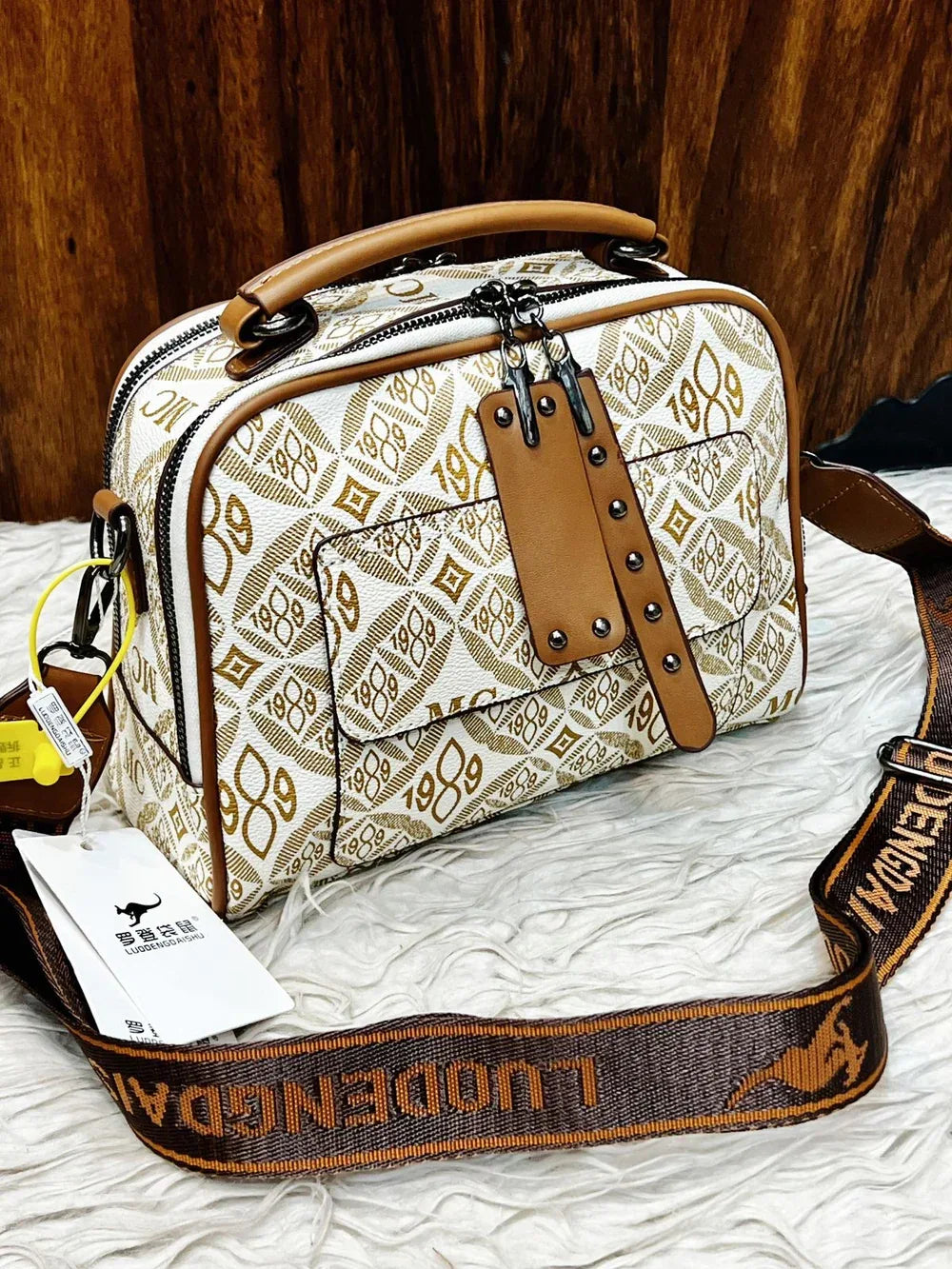 Classic Carry - Bagsberry.pk