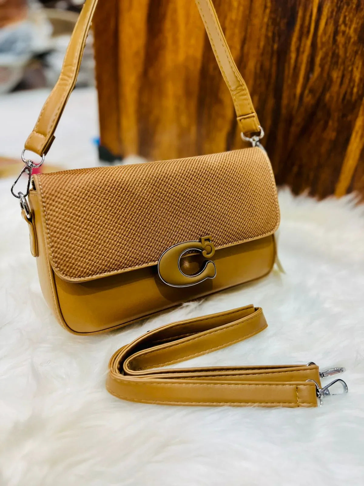 Inspired Mini Venture - Bagsberry.pk