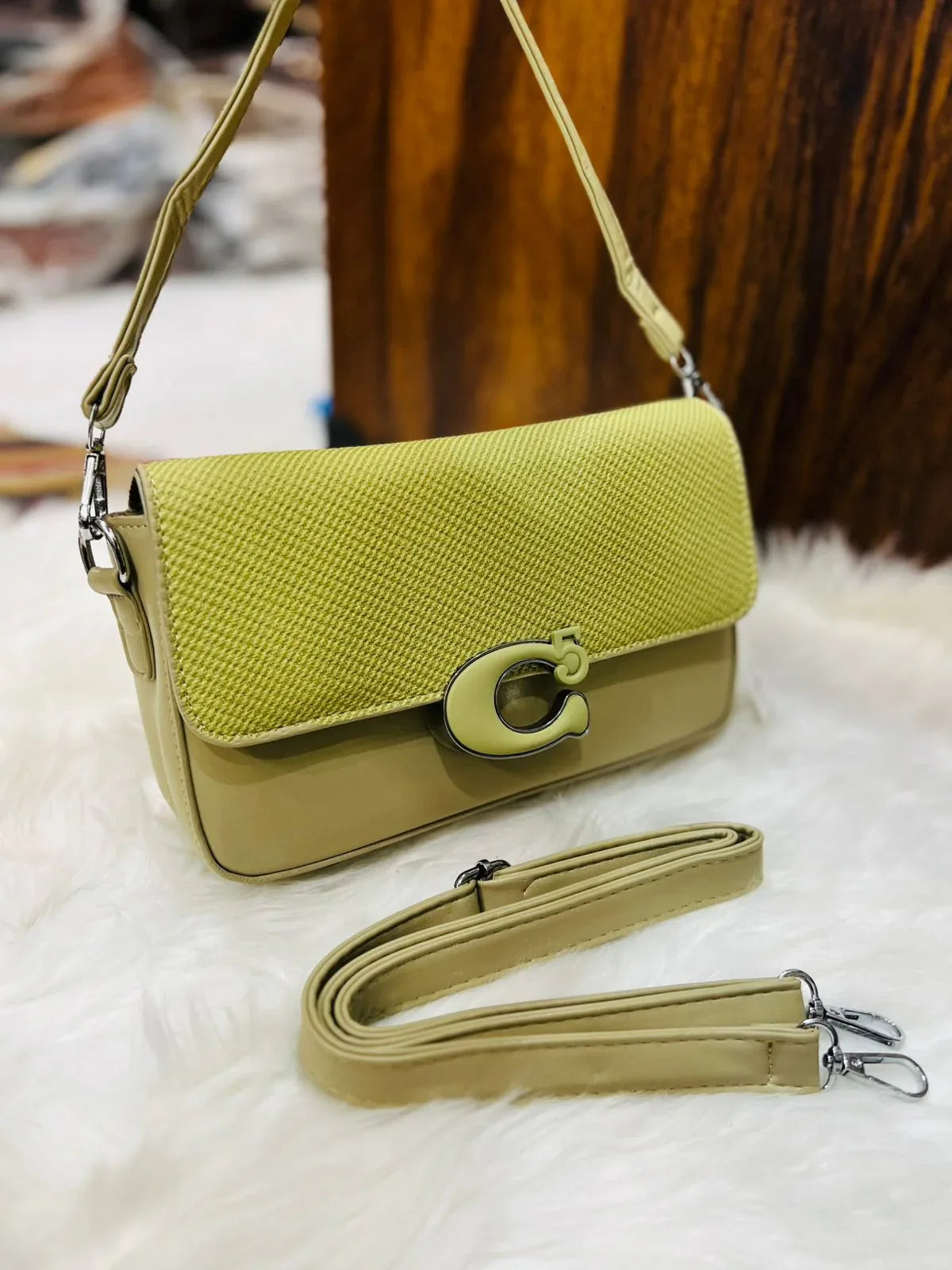 Inspired Mini Venture - Bagsberry.pk