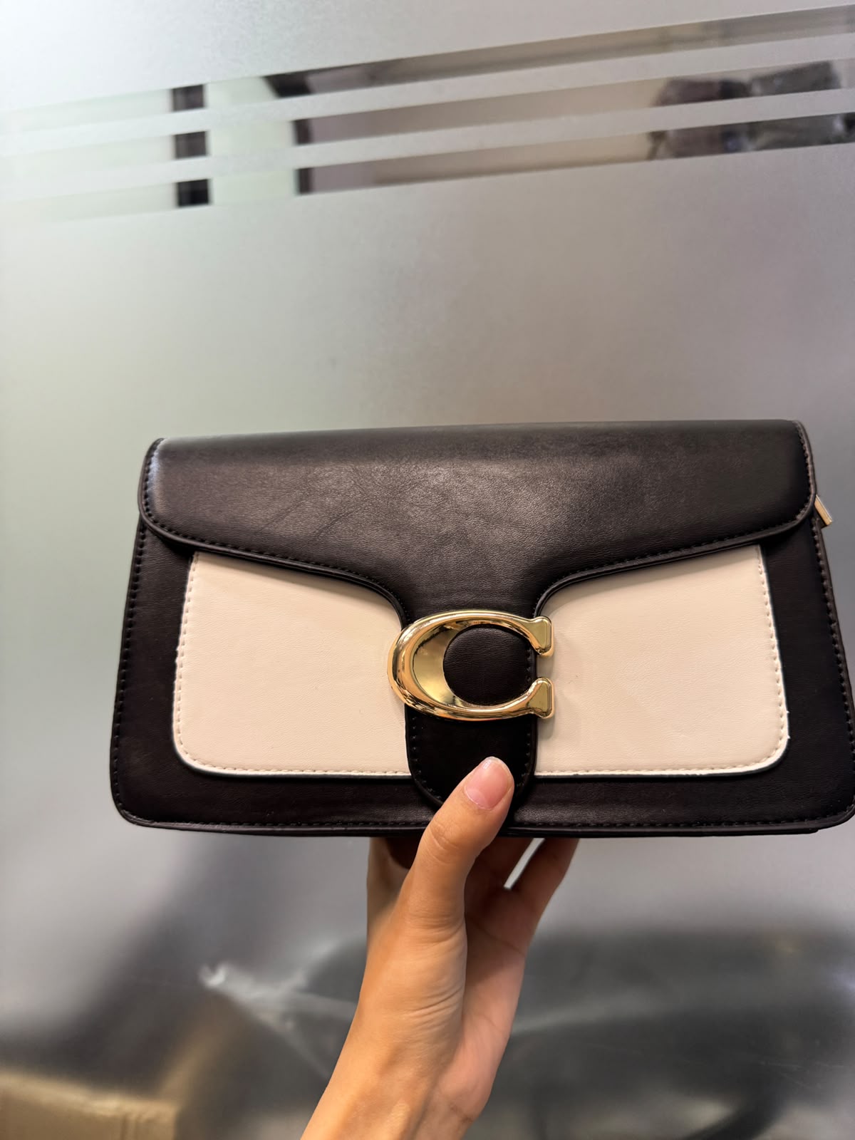 Tabby Crossbody