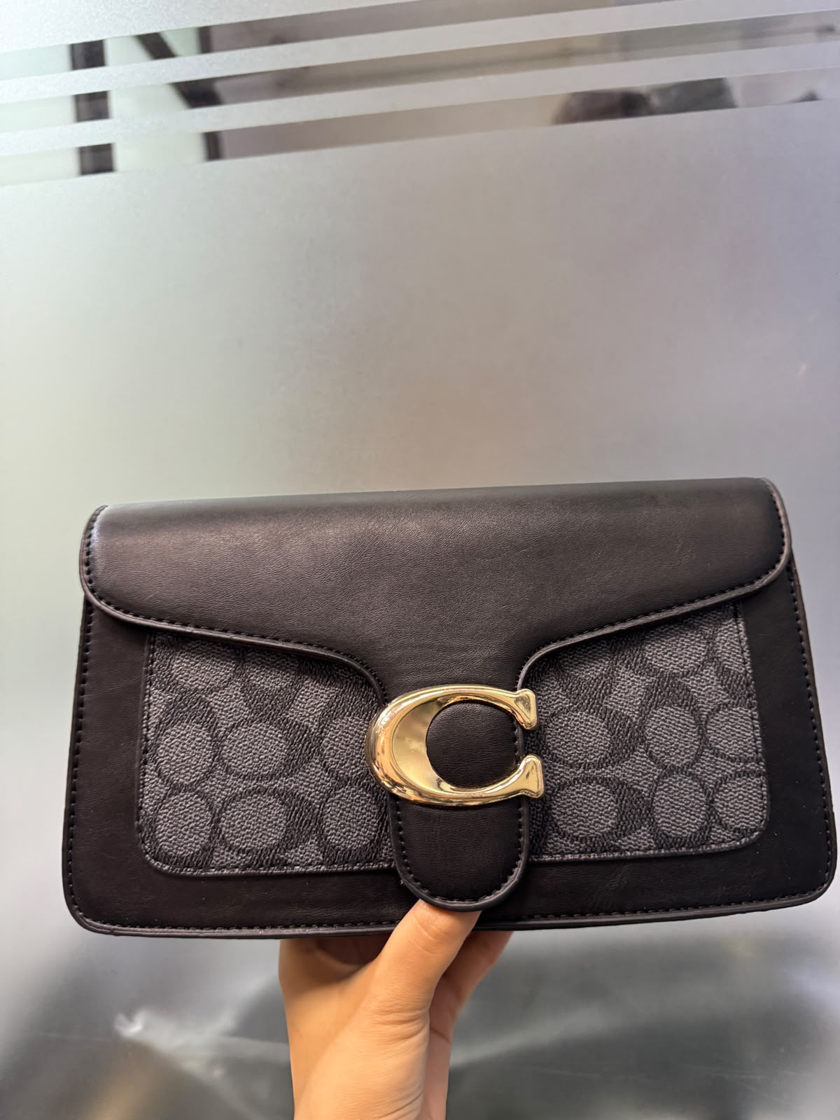 Tabby Crossbody
