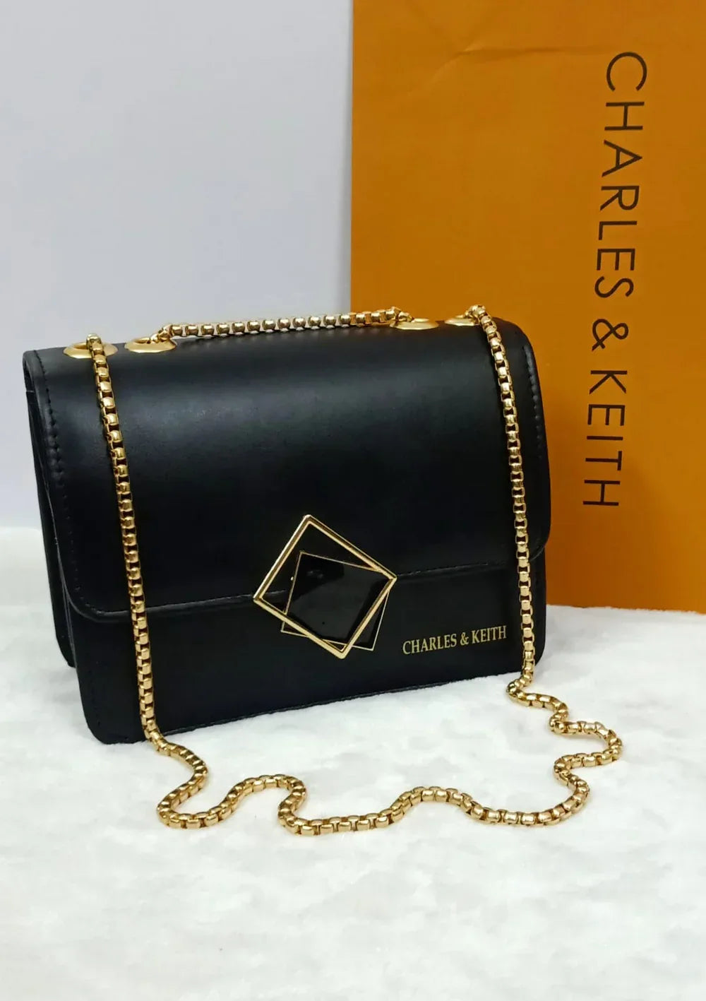 Bloom Crossbody - Bagsberry.pk