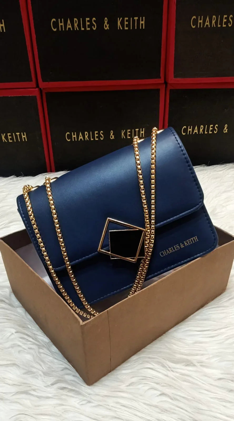 Bloom Crossbody - Bagsberry.pk