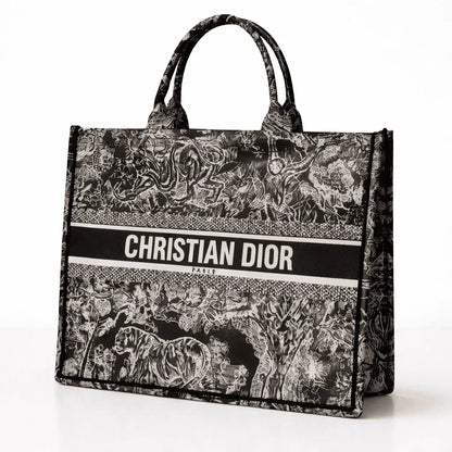 Elara Tote - Bagsberry.pk