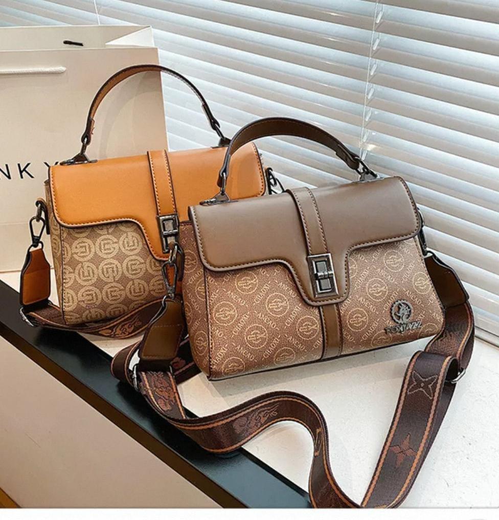 Aurila Crossbody - Bagsberry.pk